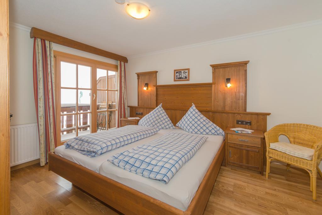 Gloesalm Apartment Ramsau am Dachstein Room photo